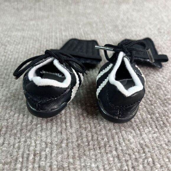 American Girl Doll of Today Go USA Soccer 2006 Retired Cleats And Knee Pads Only - Picture 3 of 4